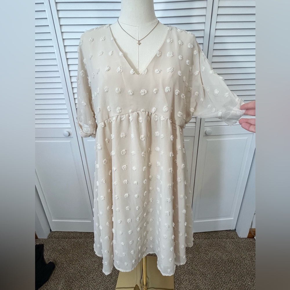 SOLD💗 Cream Knee Length Flat Pom Pom Design Short Sleeve V-Neck Dress | L